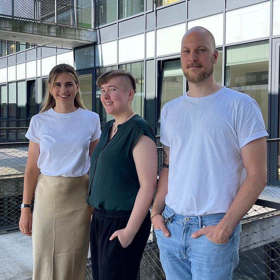 Pauline Vester, Judith Plötz und Sven Hassel | © Lina-Sophia Büchler / Aufbau Verlage